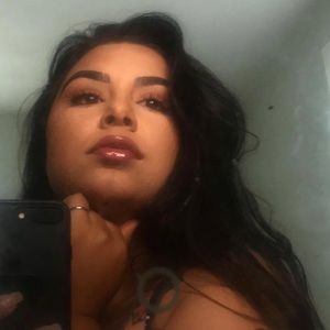 Meet your Posher, Monica